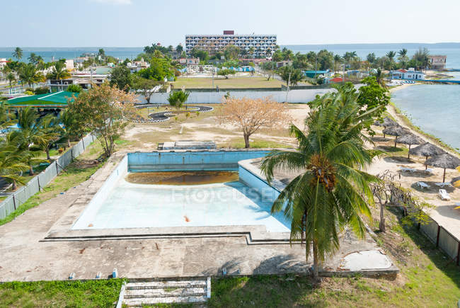 Cuba, Cienfuegos, view from Club Cienfuegos restaurant at port of Cienfuegos — Stock Photo