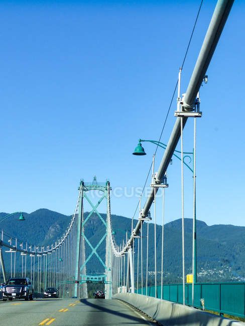 Canadá, Columbia Británica, Vancouver, tráfico en el puente - foto de stock