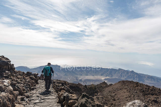 Espanha, Ilhas Canárias, Tenerife, caminhada no Picp del Teide. O Pico del Teide (Teyde) é com 3718 m a elevação mais alta na Ilha Canária — Fotografia de Stock