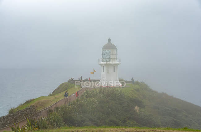 Нової Зеландії, Уїльяма, Мис Reinga, маяк на мисі Reinga в туманну погоду — стокове фото