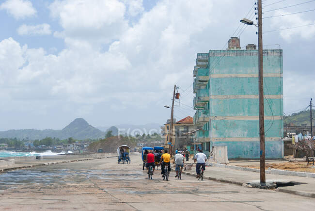 Cuba, Guantánamo, Baracoa, En Malecón, Paseo Marítimo de Baracoa - foto de stock