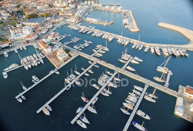 Luftaufnahme des limassol marina, Zypern — Stockfoto