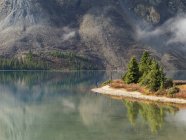 Мандрівного відстані лук на озеро, Banff Національний парк, Альберта, Канада — стокове фото