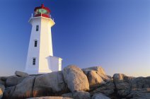 Blick auf den Leuchtturm Peggy Cove in Nova Scotia, Kanada — Stockfoto