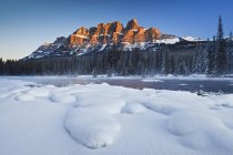 Castle Mountain and Bow River in winter season in Banff National Park, Alberta, Canada — Stock Photo