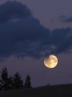 Full moon over hillside near Kamloops, British Columbia Canada — Stock Photo