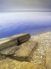 Rocce cava sulla riva del lago Winnipeg nel Parco Provinciale di Hecla-Grindstone, Manitoba, Canada — Foto stock