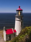 Heceta Head lighthouse on shore in Oregon, USA — Stock Photo