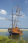 Старий корабель на воді гавань Марина Beacon, Йорданія, озеро, Онтаріо, Канада — стокове фото