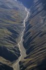 Vista aérea do leito do rio no Parque Nacional Kluane, Yukon, Canadá . — Fotografia de Stock
