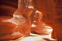 Superfície de arenito esculpida de Upper Antelope Canyon no Arizona, EUA — Fotografia de Stock