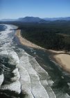 Vue aérienne du parc national Wickaninish Beach of Pacific Rim, île de Vancouver, Colombie-Britannique, Canada . — Photo de stock