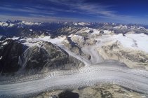 Vista aérea del paisaje montañoso con Homathko Icefield, Columbia Británica, Canadá
. - foto de stock