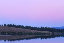 Courtney Lake al crepuscolo vicino Merritt, Columbia Britannica, Canada
. — Foto stock