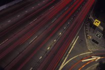 Verschwommene Fahrzeugbeleuchtung auf der Autobahn, los angeles, Kalifornien, USA — Stockfoto