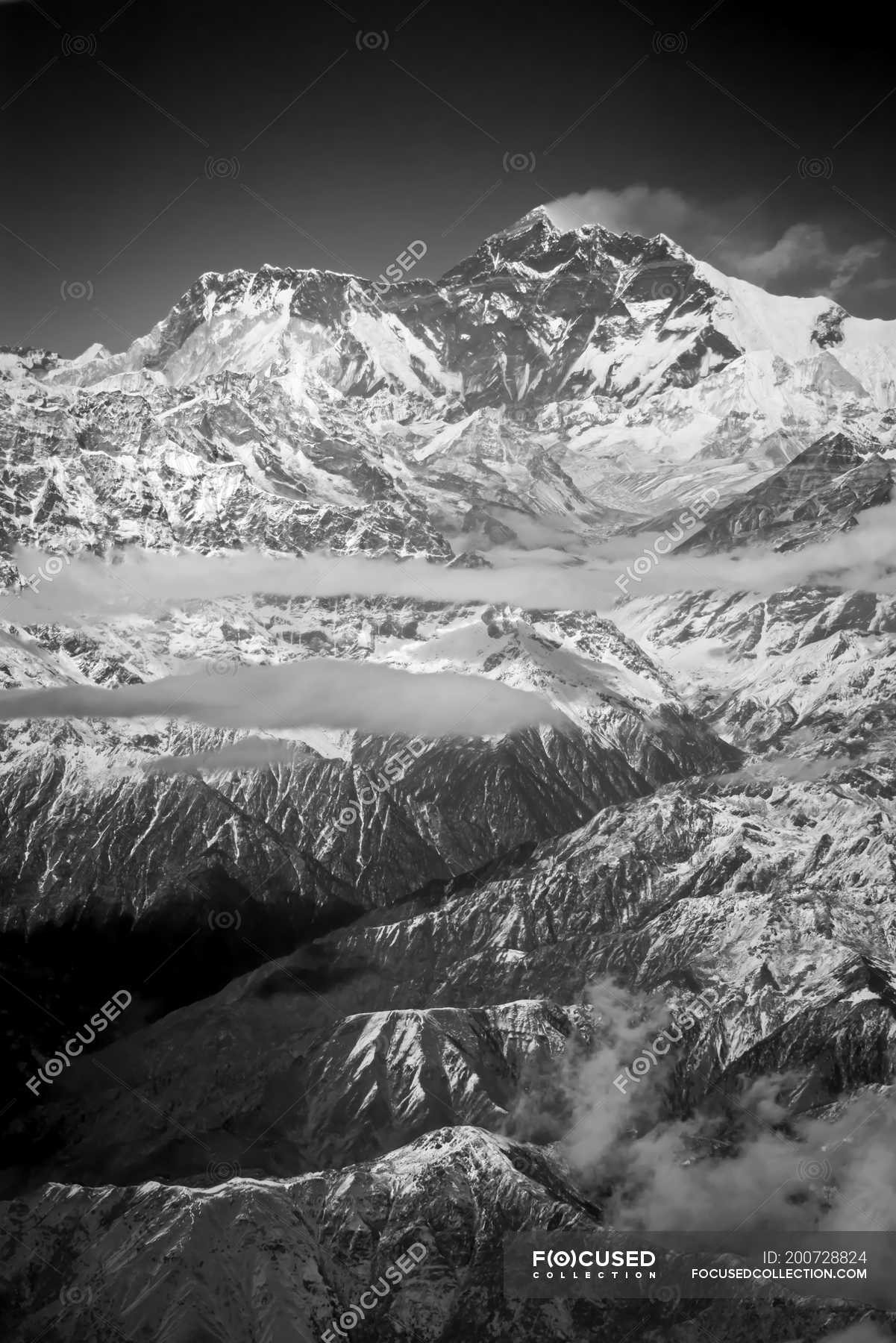 Mount Everest with plume of clouds blowing off summit, Himalayan ...