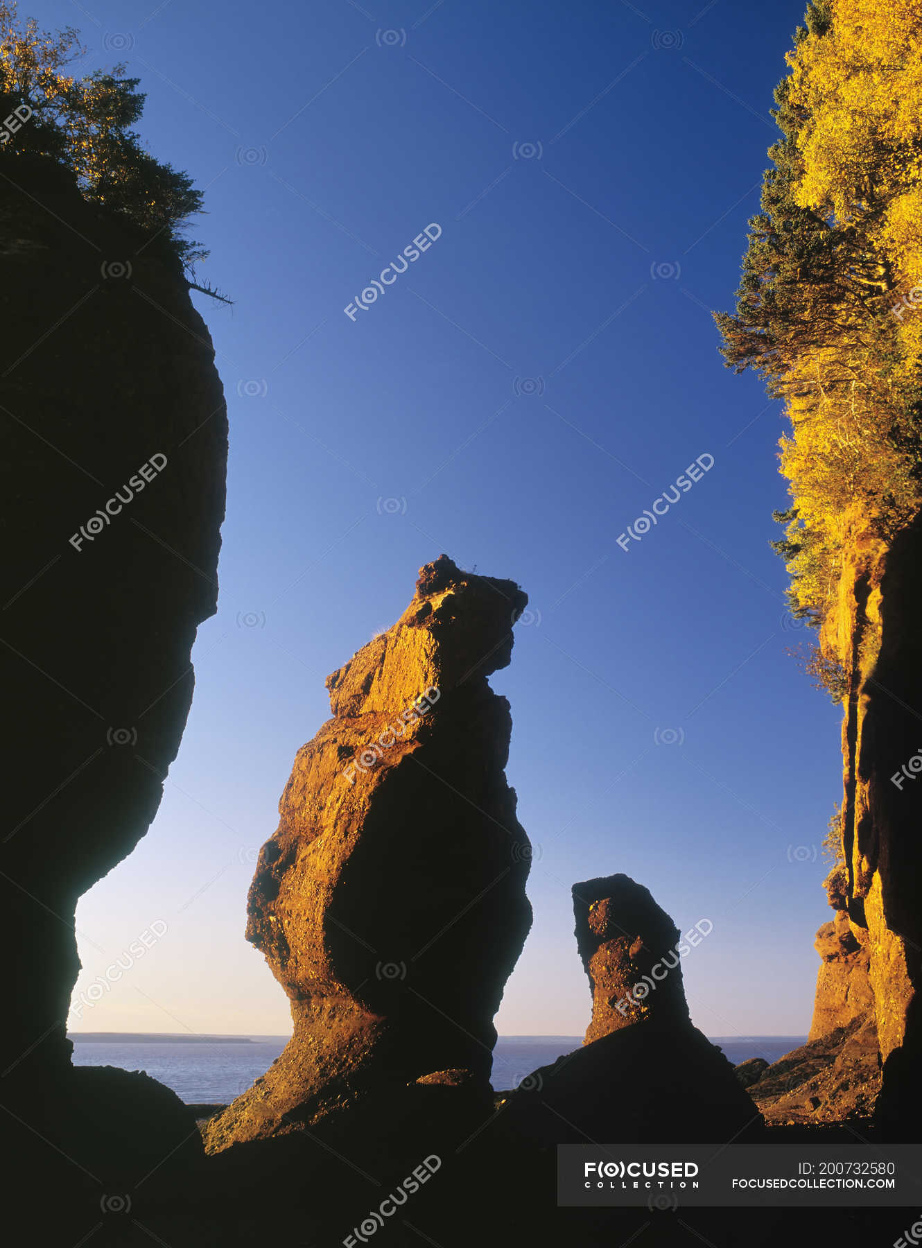 Rock formations of Hopewell Rocks on shore of Bay of Fundy, Hopewell ...