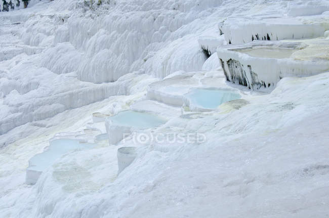 Pamukkale hot springs and terraces of carbonate minerals in Denizli Province, Turkey — Stock Photo