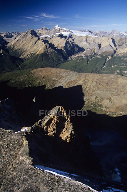 Vue aérienne des montagnes du parc national Jasper, Alberta, Canada
. — Photo de stock