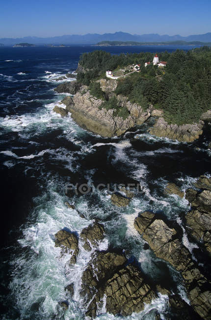 Vue aérienne du phare de Cape Beale, île de Vancouver, Colombie-Britannique, Canada . — Photo de stock