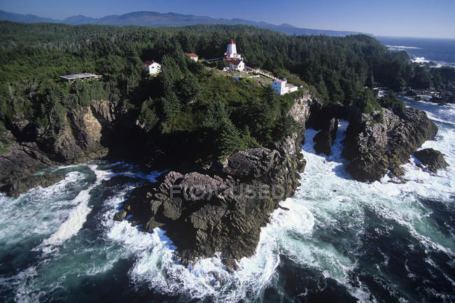 Vue aérienne du phare de Cape Beale, île de Vancouver, Colombie-Britannique, Canada . — Photo de stock