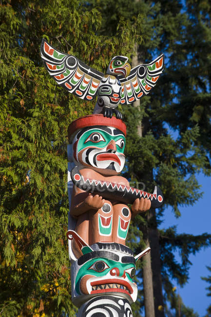 Totem полюс докладно в Brockton точки, Стенлі парк, Ванкувер, Британська Колумбія, Канада — стокове фото