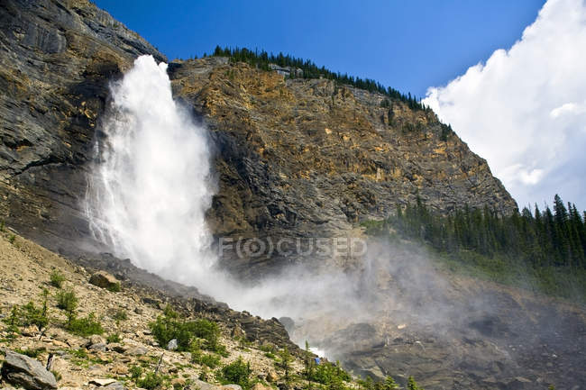 Takakkaw Falls splashing water in Yoho National Park, British Columbia, Canada — Stock Photo