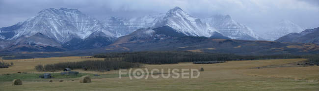 Panoramic view of old farmstead of Waterton Lakes National Park, Alberta, Canada — Stock Photo