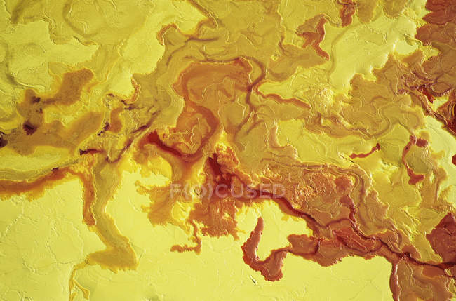 Vista aérea del patrón de estanque de relaves de arena en Alberta, Canadá . - foto de stock