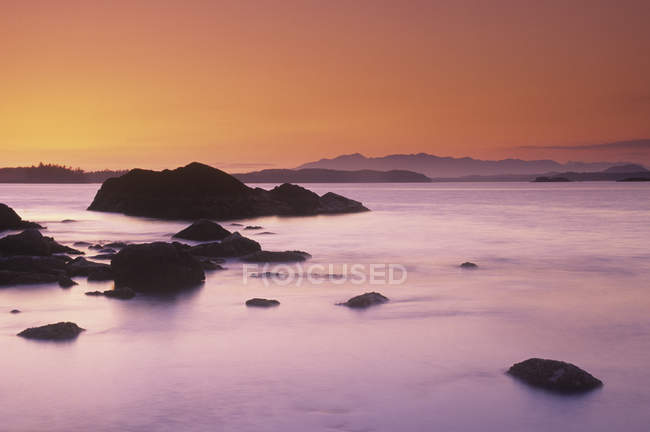 Sunset at Chesterman Beach, Pacific Rim National Park, Vancouver Island, British Columbia, Canada. — Stock Photo