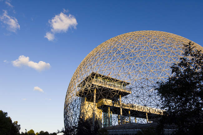 Geodesic dome of Montreal Biosphere museum in Montreal, Quebec, Canada. — Stock Photo