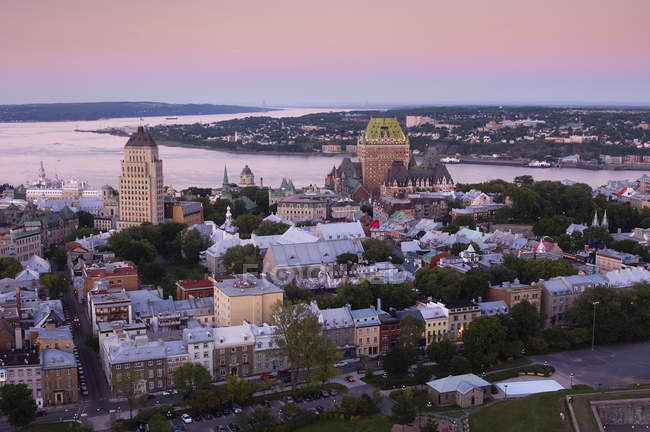 Vue en angle élevé du vieux port dans le centre historique de Québec, Québec, Canada . — Photo de stock