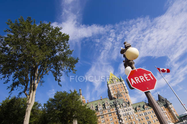 Chateau Frontenac with french language stop sign, Quebec City, Quebec, Canada. — Stock Photo
