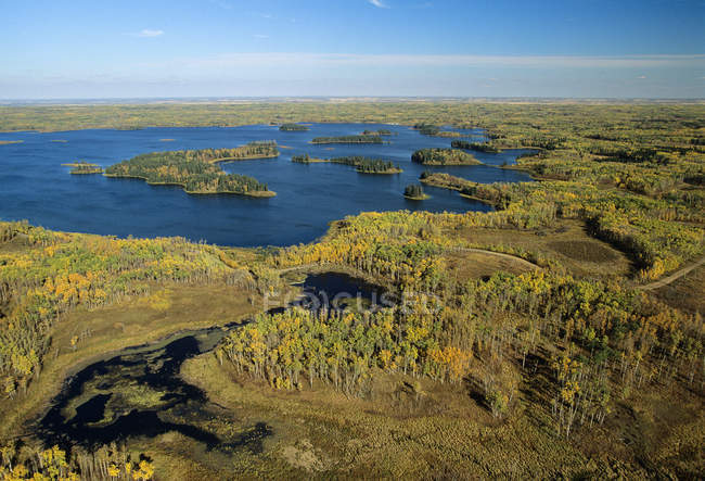 Vista aérea del parque nacional Elk Island, Alberta, Canadá . - foto de stock