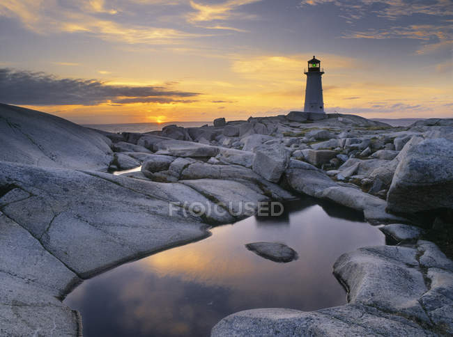 Lighthouse of Peggy Cove at dusk in Nova Scotia, Canada. — Stock Photo