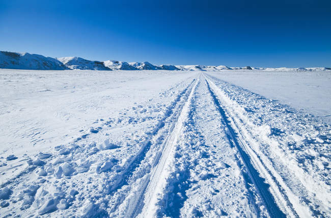 Strada secondaria in inverno, Big Muddy Valley, Saskatchewan, Canada — Foto stock