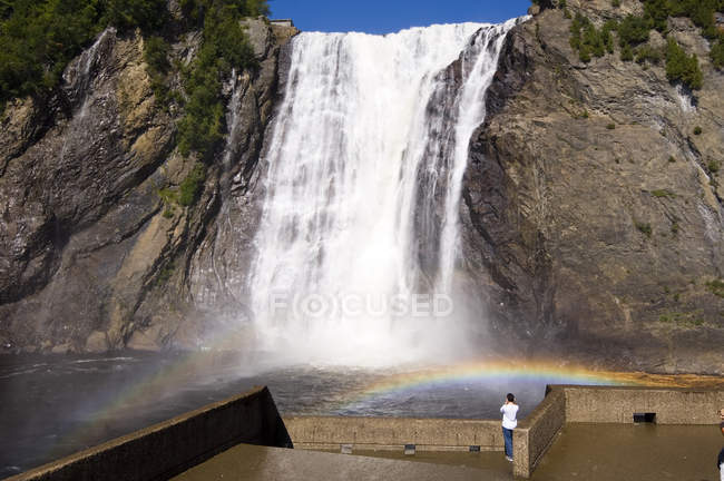 Відвідувач оглядових водоспад Монморісі, Квебек, Квебек, Канада. — стокове фото