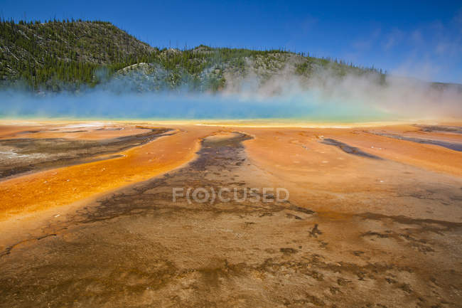 Natural pattern of Grand Prismatic Spring in Yellowstone National Park, Wyoming, USA. — Stock Photo