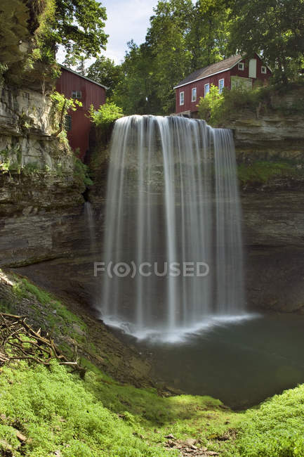 Decew Falls and Morning Star Mills buildings in Saint Catharines, Ontario, Canada — Stock Photo