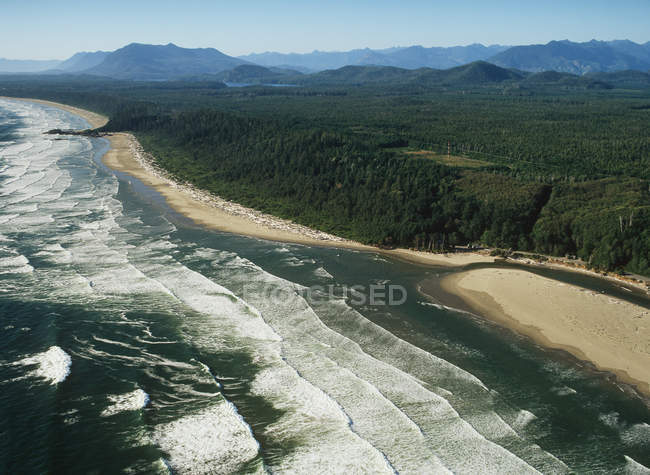 Vista aérea de Wickaninish Beach of Pacific Rim National Park, Vancouver Island, British Columbia, Canadá . — Fotografia de Stock
