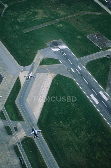 Вид с воздуха на Международный аэропорт Ванкувера, Британская Колумбия, Канада . — стоковое фото