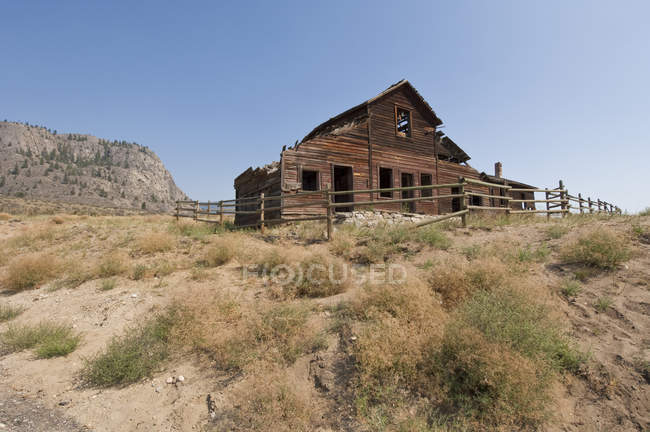 Abondoned ranch building nahe oliver, britisch columbia, kanada — Stockfoto