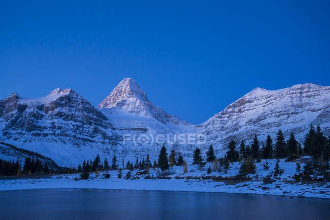 Mountain landscape of Mount Assiniboine Provincial Park in twilight, British Columbia, Canada — Stock Photo