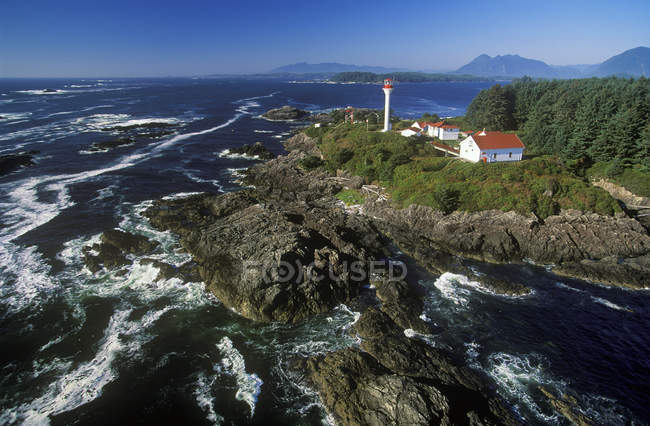 Lennard Lighthouse at Clayquot Sound, north of Tofino, British Columbia, Canada. — Stock Photo