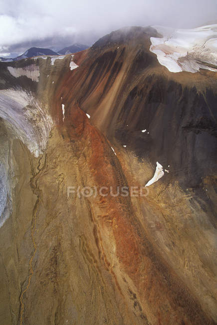 Vista aérea da gama Spectrum do Parque Provincial Mount Edziza, Colúmbia Britânica, Canadá . — Fotografia de Stock