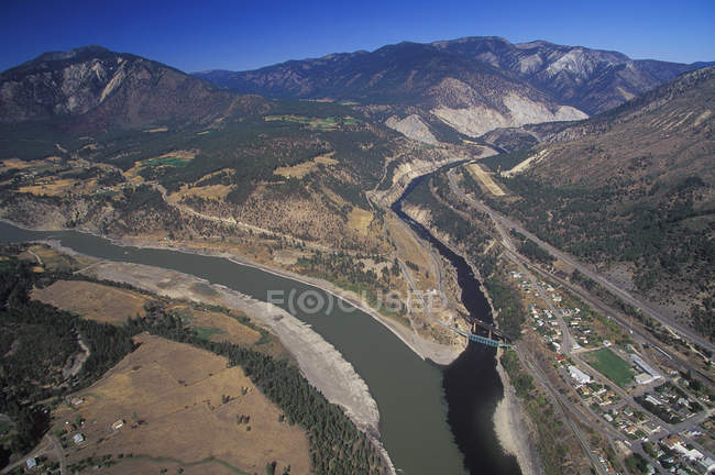 Vue aérienne du confluent du fleuve Thompson et du fleuve Fraser (Colombie-Britannique), Canada . — Photo de stock