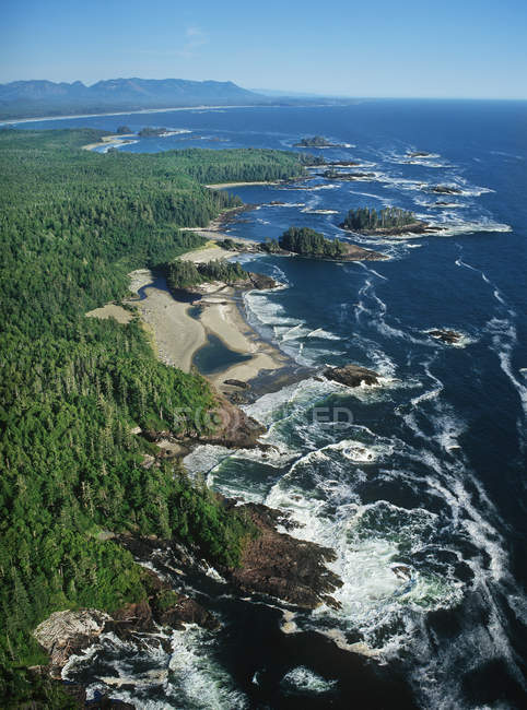 Vue aérienne du parc national Radar Beach of Pacific Rim, île de Vancouver, Colombie-Britannique, Canada . — Photo de stock