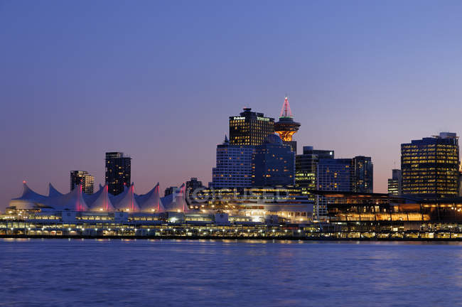 Linha do horizonte de Vancouver com Coal Harbour, Vancouver, British Columbia, Canadá — Fotografia de Stock