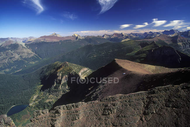 Veduta aerea delle montagne del Parco Provinciale Akamina-Kishinena nella Columbia Britannica, Canada . — Foto stock
