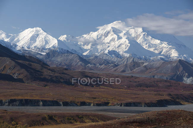 Snow-capped Mount McKinley in Alaska Range from Thoroughfare Pass, Denali National Park, Alaska. — Stock Photo